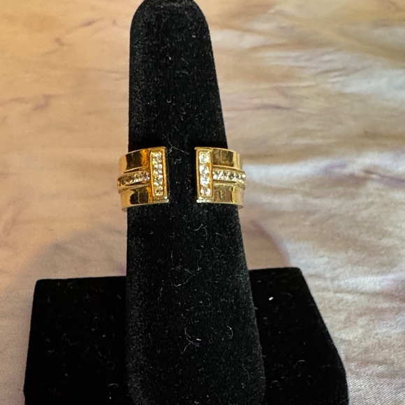 Jewelry - Gold-Tone Ladies “T” Ring with Clear Crystals size 7